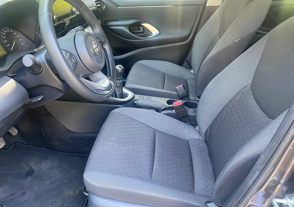 Toyota Yaris cena 72900 przebieg: 9670, rok produkcji 2022 z Warszawa małe 211